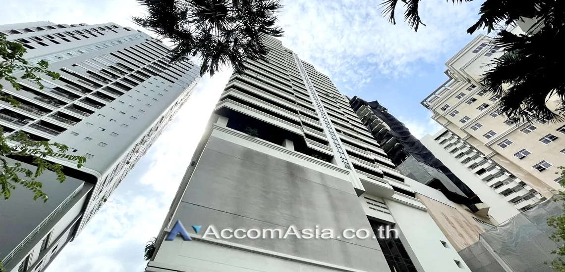  3 br Condominium for rent and sale in Sukhumvit ,Bangkok BTS Nana at Newton Tower AA25334