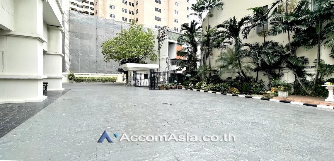  3 br Condominium for rent and sale in Sukhumvit ,Bangkok BTS Nana at Newton Tower AA27250