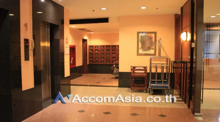  3 br Apartment For Rent in Sukhumvit ,Bangkok BTS Nana at Easy to access BTS and MRT AA19678