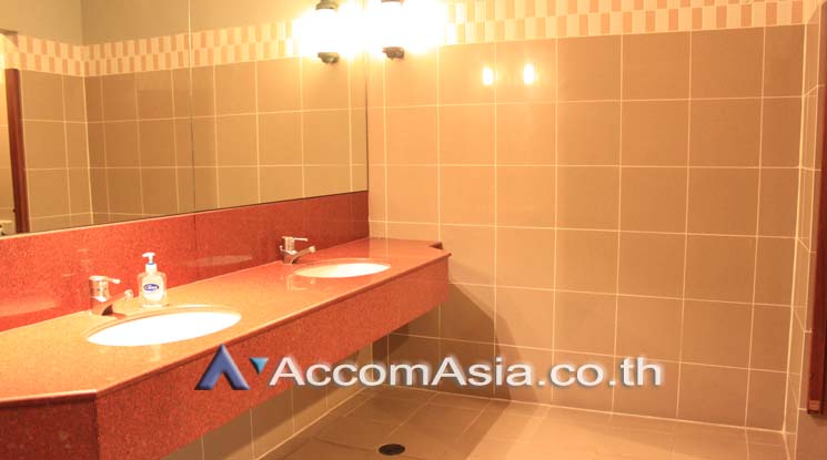  3 br Apartment For Rent in Sukhumvit ,Bangkok BTS Nana at Easy to access BTS and MRT AA19677