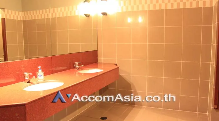  3 br Apartment For Rent in Sukhumvit ,Bangkok BTS Nana at Easy to access BTS and MRT AA21040
