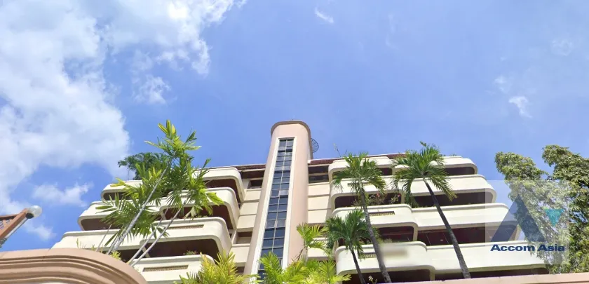  4 br Apartment For Rent in Sukhumvit ,Bangkok BTS Phrom Phong at 2 Units per Floor 15377