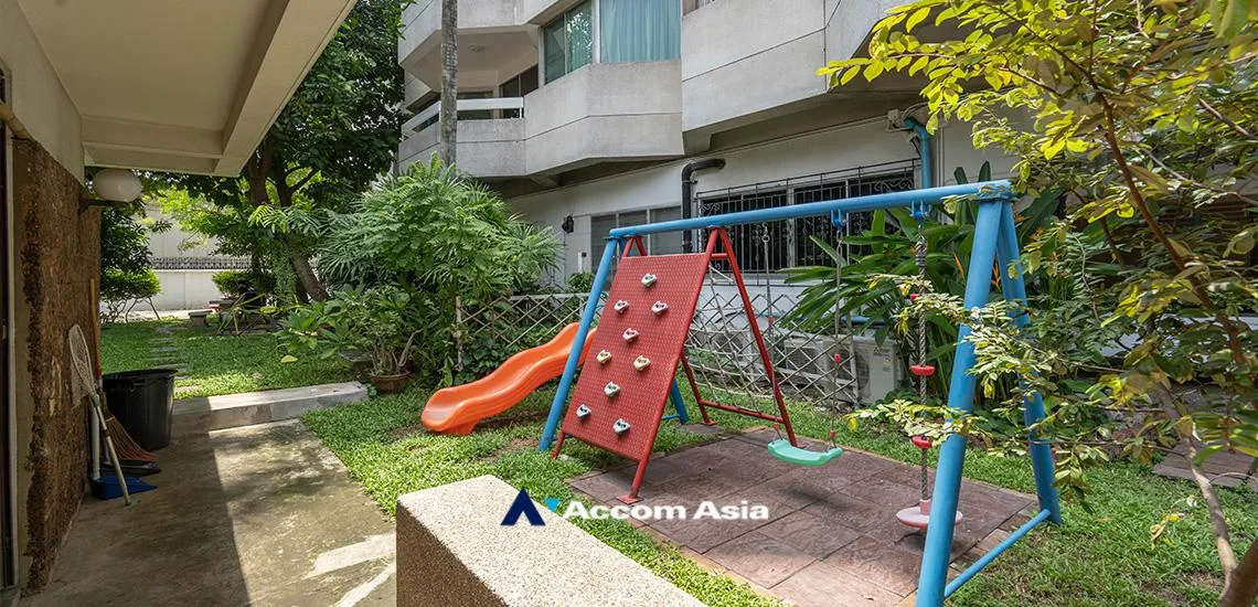  3 br Apartment For Rent in Sukhumvit ,Bangkok BTS Phrom Phong at The comfortable low rise residence AA14397