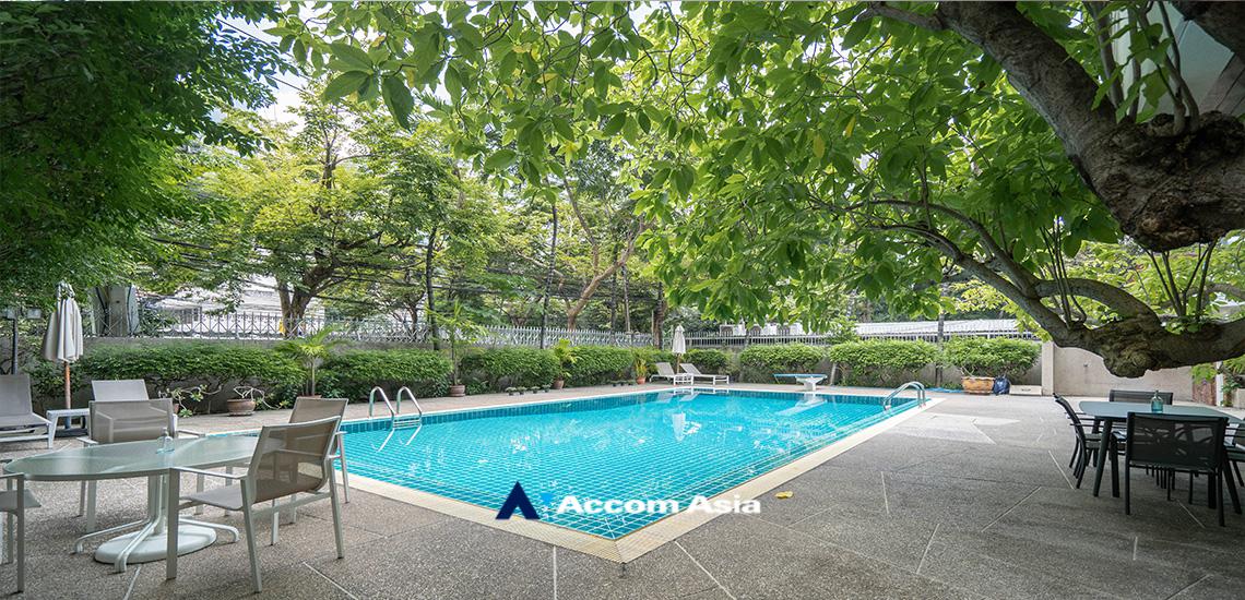  3 br Apartment For Rent in Sukhumvit ,Bangkok BTS Phrom Phong at The comfortable low rise residence AA14397