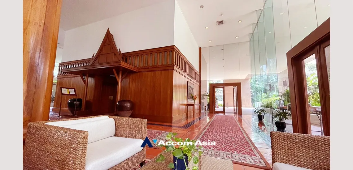  3 br Condominium For Rent in Ploenchit ,Bangkok BTS Chitlom at Somkid Gardens AA42746