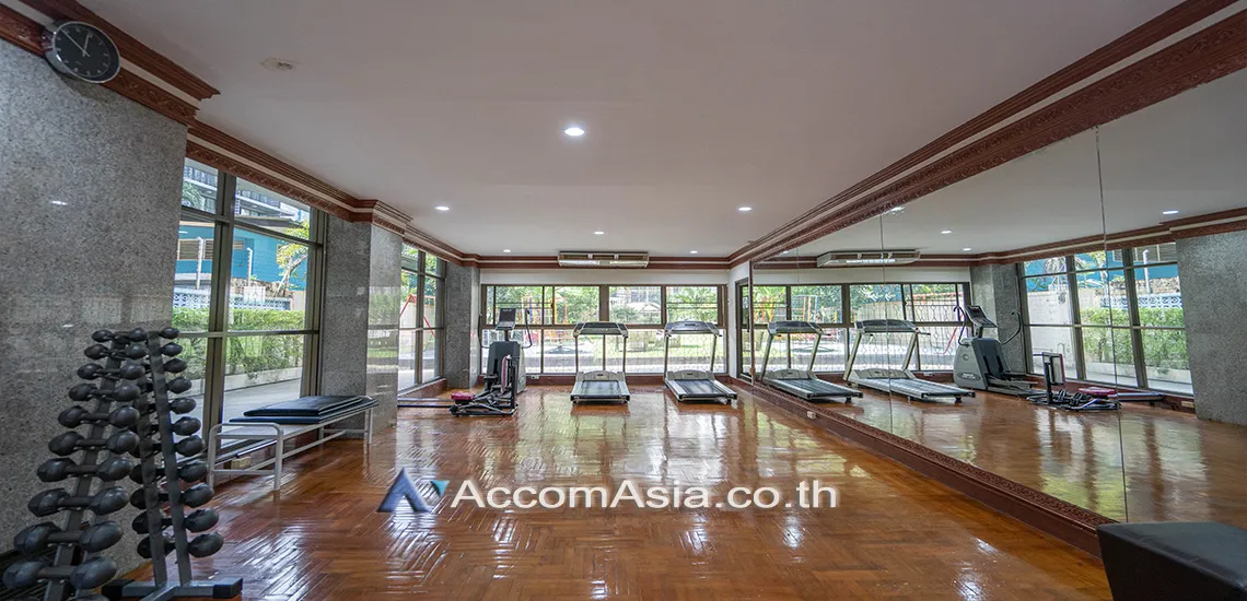  4 br Apartment For Rent in Sukhumvit ,Bangkok BTS Nana at Low rise and Peaceful AA44088
