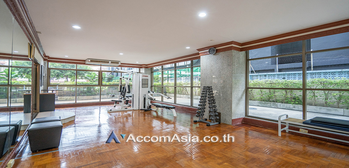  3 br Apartment For Rent in Sukhumvit ,Bangkok BTS Nana at Low rise and Peaceful AA21421