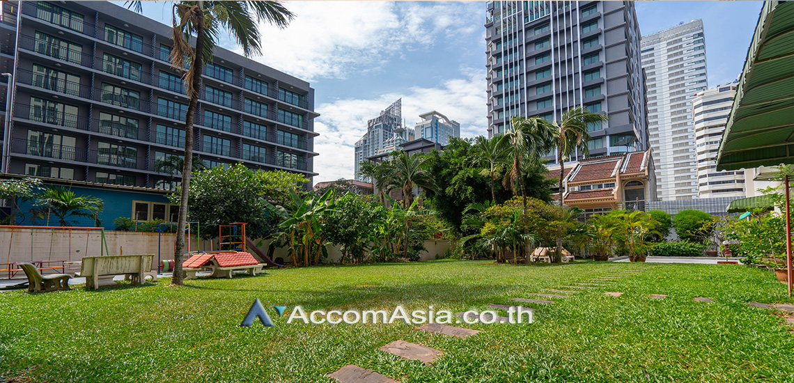  3 br Apartment For Rent in Sukhumvit ,Bangkok BTS Nana at Low rise and Peaceful AA44233
