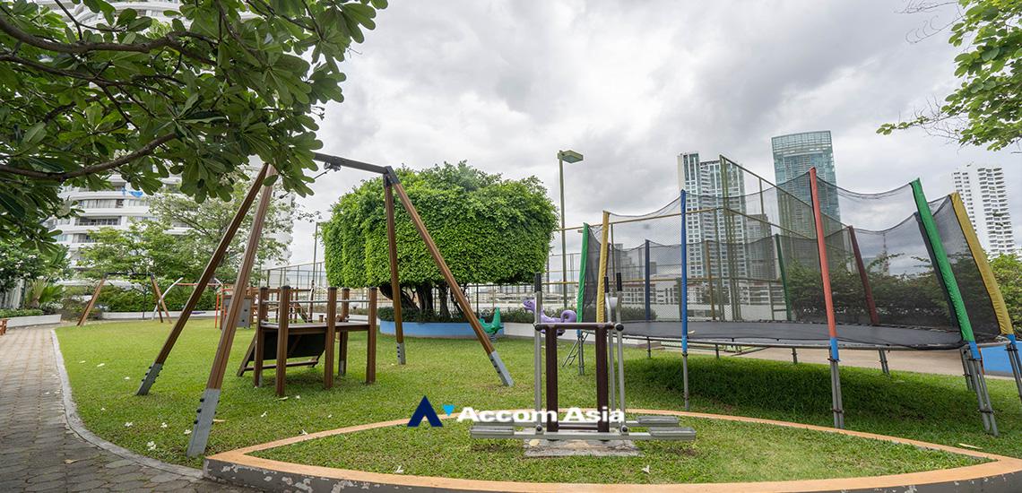  4 br Condominium For Sale in Charoen Nakhon ,Bangkok BTS Krung Thon Buri at Saichol Mansion AA36905