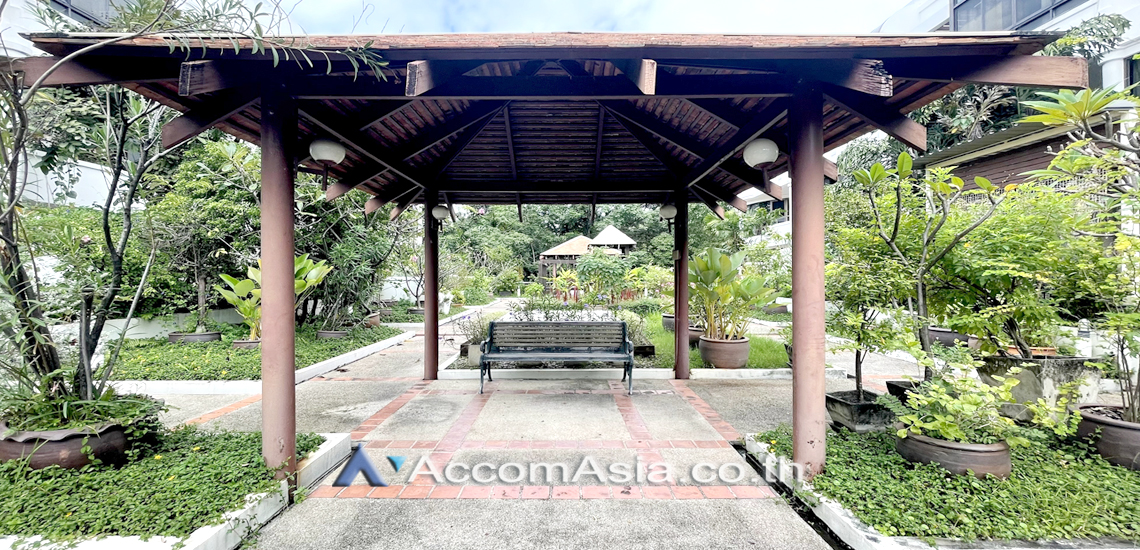  3 br Townhouse For Rent in Sathorn ,Bangkok BRT Nararam 3 at Modern style AA23612