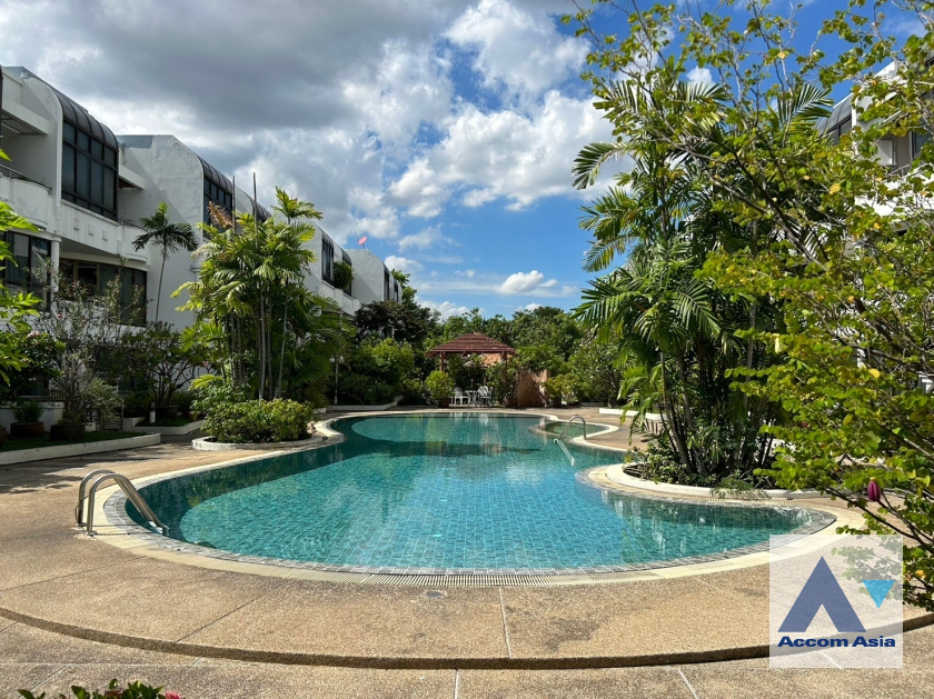  4 br Townhouse for rent and sale in Sathorn ,Bangkok BRT Nararam 3 at Modern style AA20610