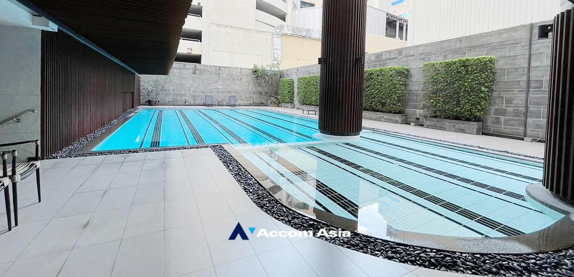  3 br Condominium For Rent in Ploenchit ,Bangkok BTS Chitlom at New House AA45385