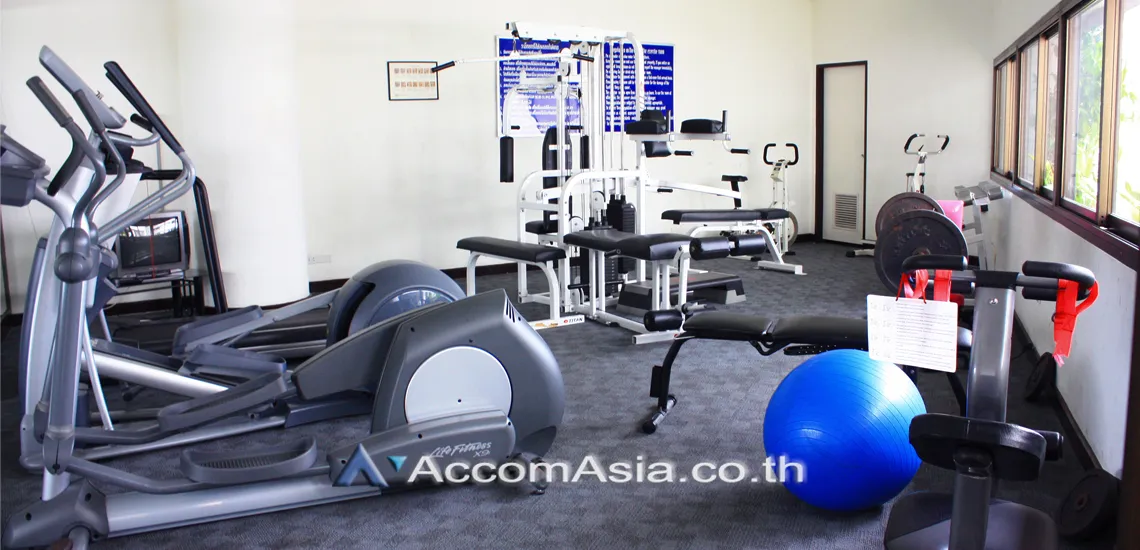  4 br Condominium for rent and sale in Sukhumvit ,Bangkok BTS Nana at Crystal Garden AA28624
