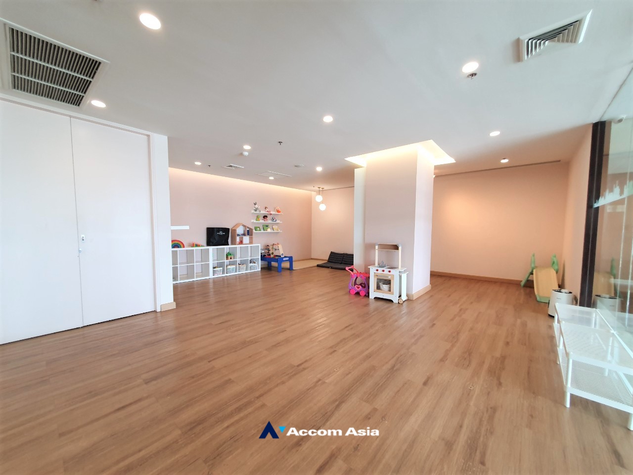  3 br Condominium for rent and sale in Sukhumvit ,Bangkok BTS Asok - MRT Sukhumvit at The Lakes 1511903