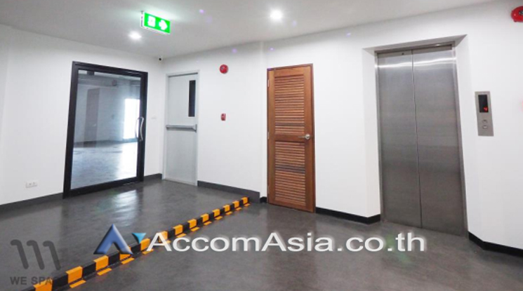 Office Space For Rent in Sukhumvit ,Bangkok BTS Thong Lo at 111 We space AA24605