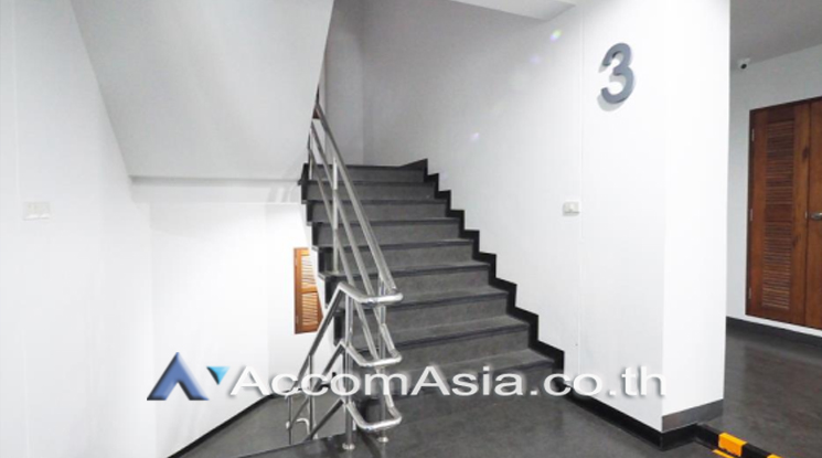 5 111 We space - Office Space - Sukhumvit - Bangkok / Accomasia