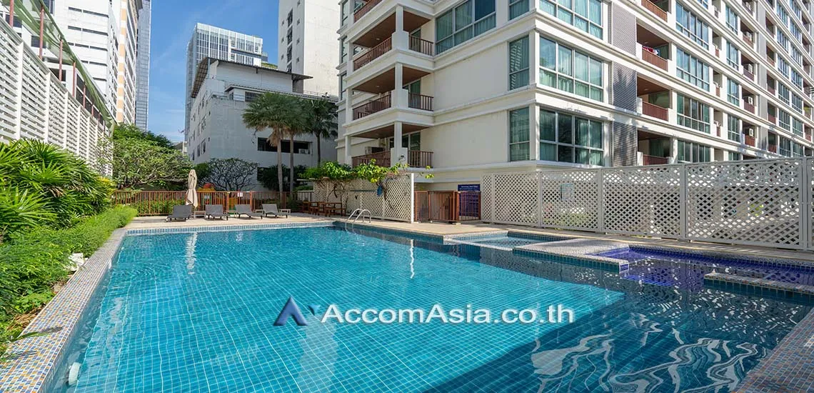  4 br Apartment For Rent in Silom ,Bangkok BTS Surasak at High-end Low Rise  1417306