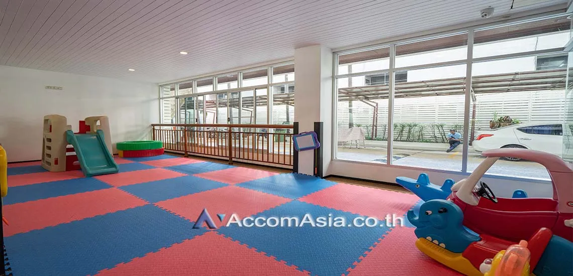  3 br Apartment for rent and sale in Silom ,Bangkok BTS Surasak at High-end Low Rise  1411629