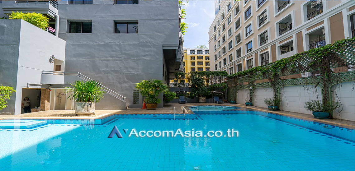  3 br Condominium For Rent in Silom ,Bangkok BTS Chong Nonsi at Pearl Garden AA27313