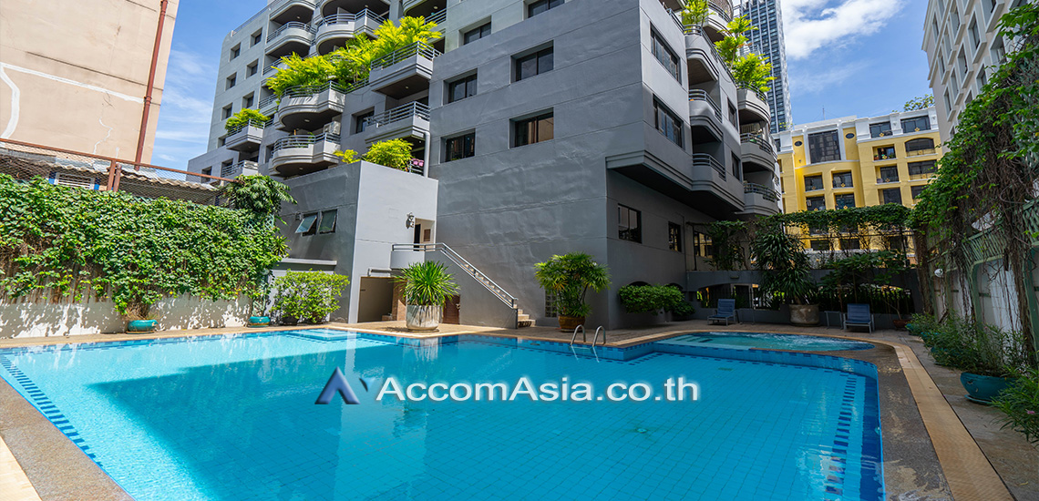 3 br Condominium For Rent in Silom ,Bangkok BTS Chong Nonsi at Pearl Garden AA24726