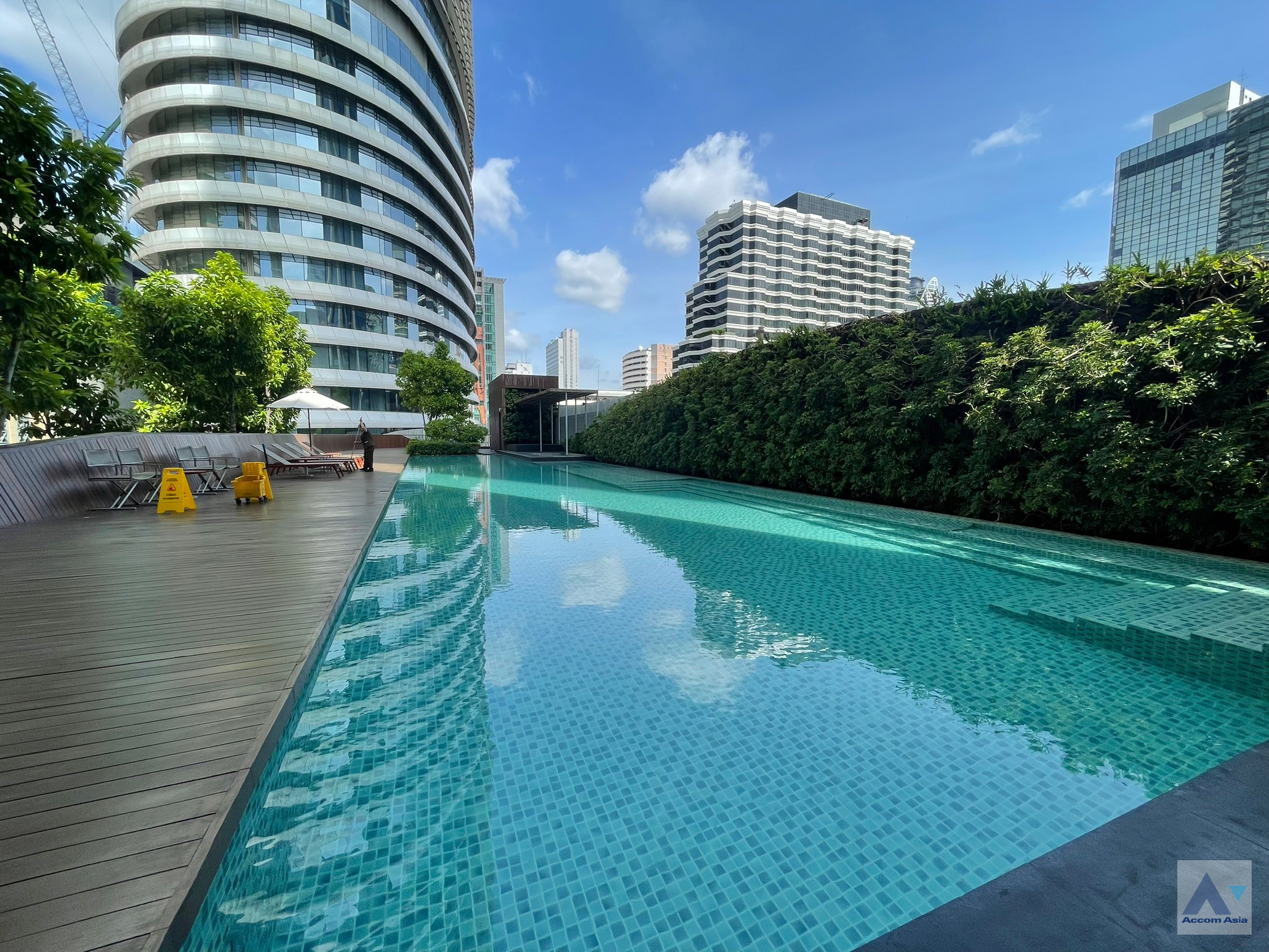 2 br Condominium for rent and sale in Ploenchit ,Bangkok BTS Ratchadamri at Magnolias Ratchadamri Boulevard AA26093