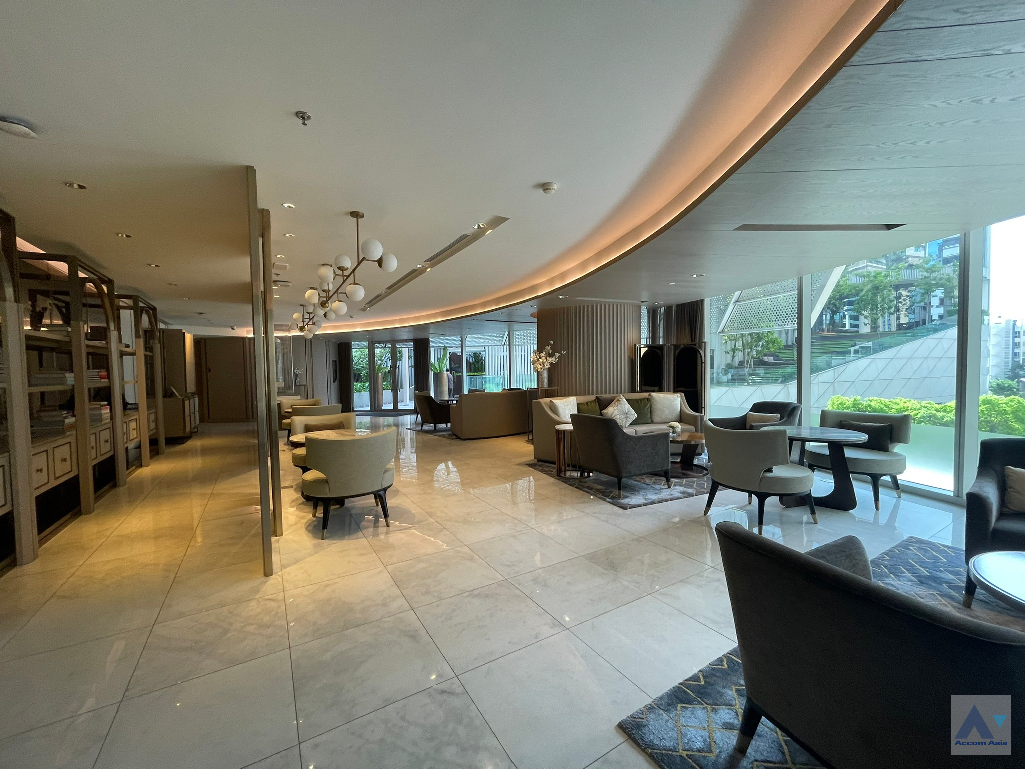  2 br Condominium for rent and sale in Ploenchit ,Bangkok BTS Ratchadamri at Magnolias Ratchadamri Boulevard AA26093