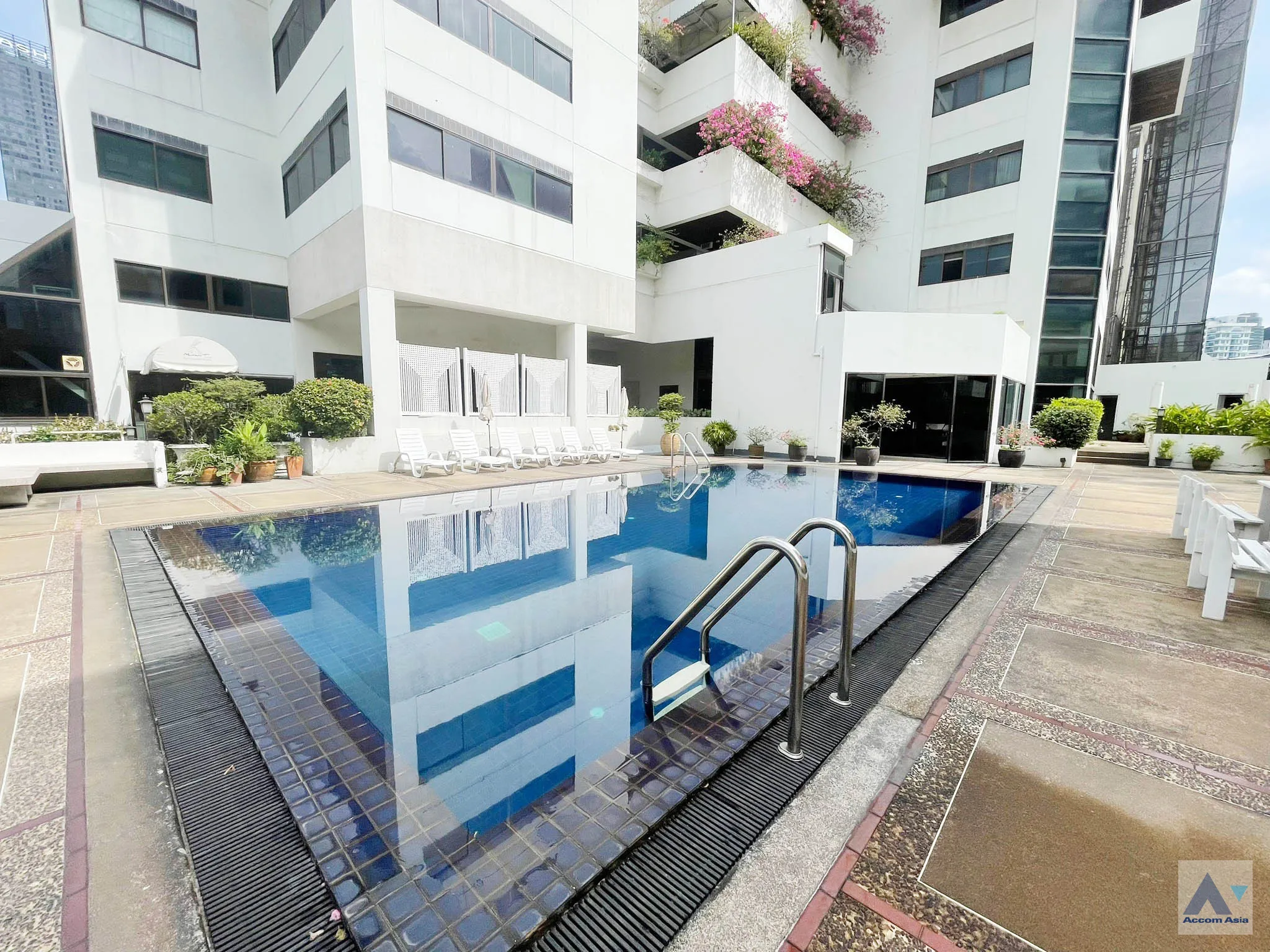  4 br Condominium for rent and sale in Sukhumvit ,Bangkok MRT Sukhumvit - BTS Asok at Sukhumvit House AA30009