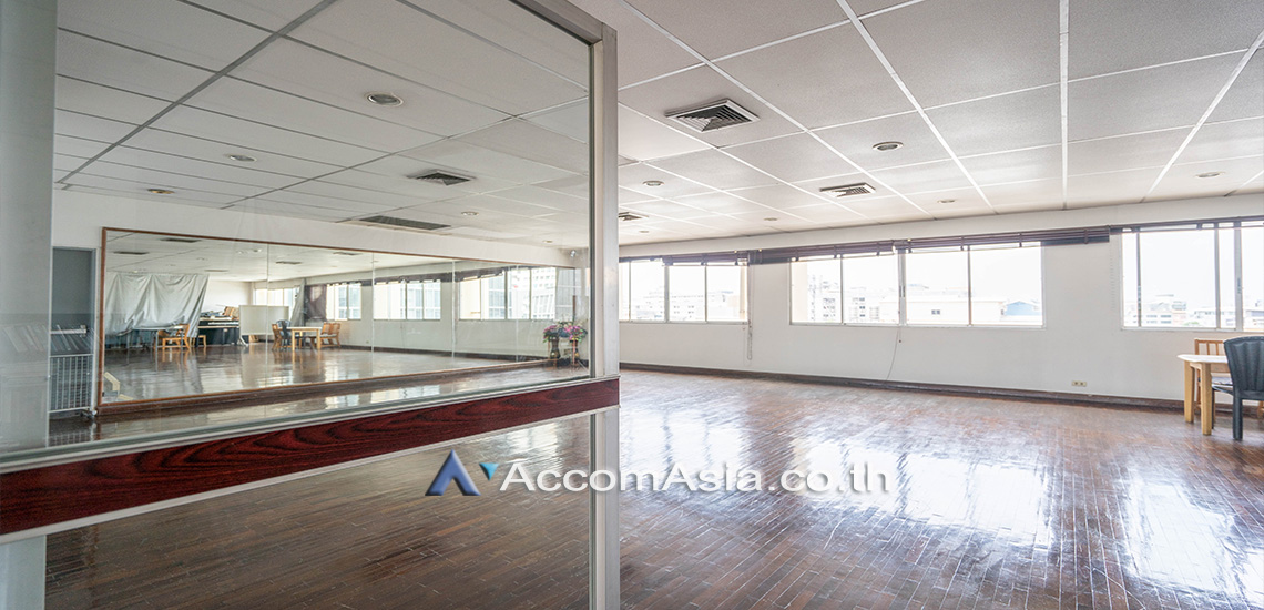  3 br Condominium for rent and sale in Sukhumvit ,Bangkok MRT Queen Sirikit National Convention Center at Monterey Place AA19352