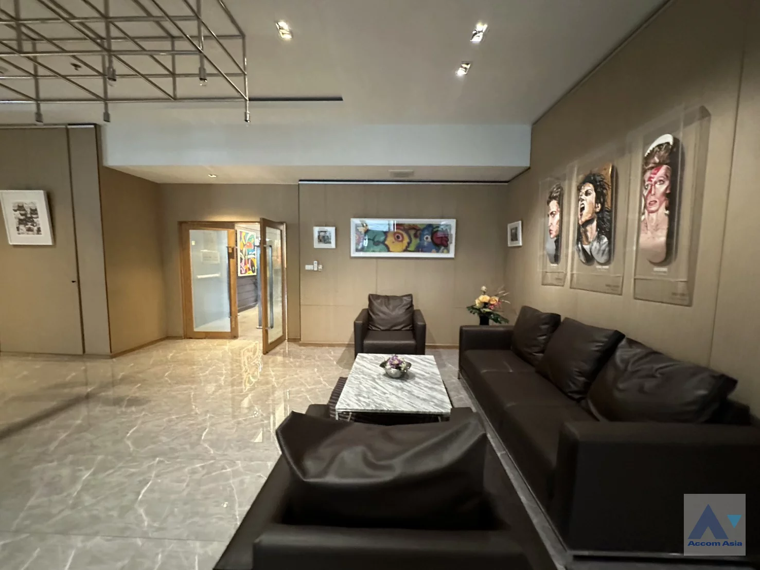  3 br Apartment for rent and sale in Sukhumvit ,Bangkok BTS Phrom Phong at Comfortable for living AA36240