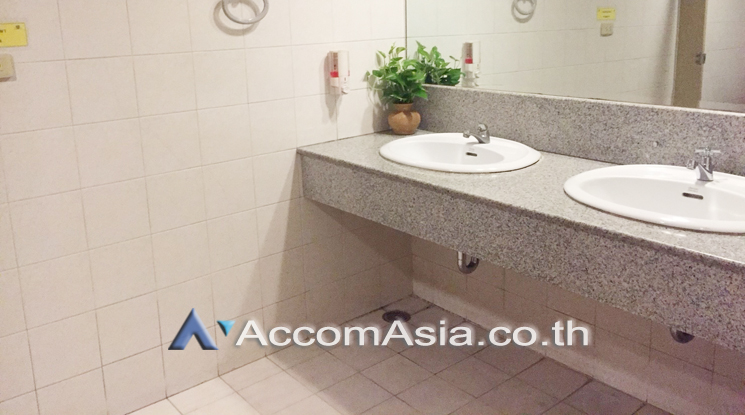  2 br Condominium For Sale in Silom ,Bangkok BTS Surasak at Sathorn House AA40183