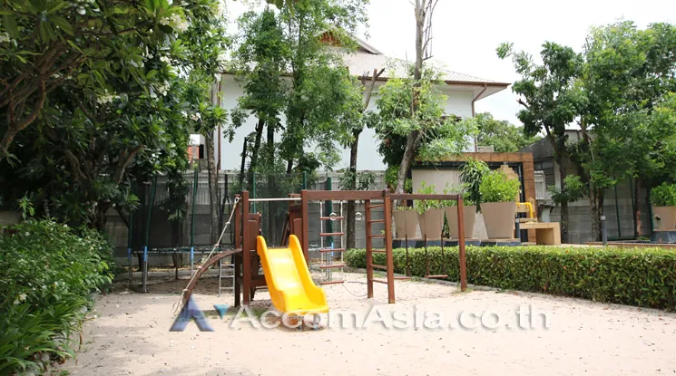  4 br House For Sale in Ramkhamhaeng ,Bangkok MRT Si Kritha at Baan Issara Rama 9 AA21095