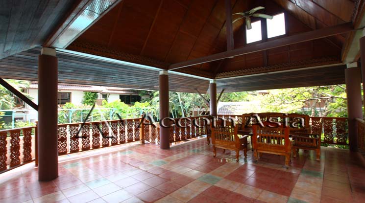 5 Thai Style and Common Pool - House - Naradhiwas Rajanagarindra - Bangkok / Accomasia