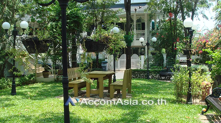  4 br Townhouse for rent and sale in Bang Na ,Bangkok BTS Bearing at Fantasia Villa 2 AA39256