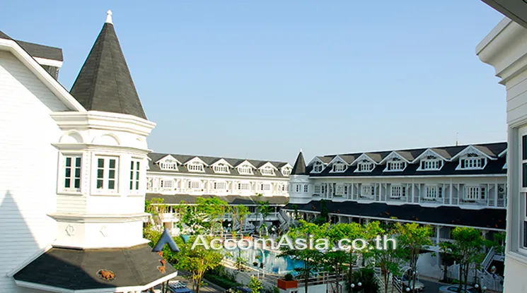  4 br Townhouse for rent and sale in Bang Na ,Bangkok BTS Bearing at Fantasia Villa 2 AA39256