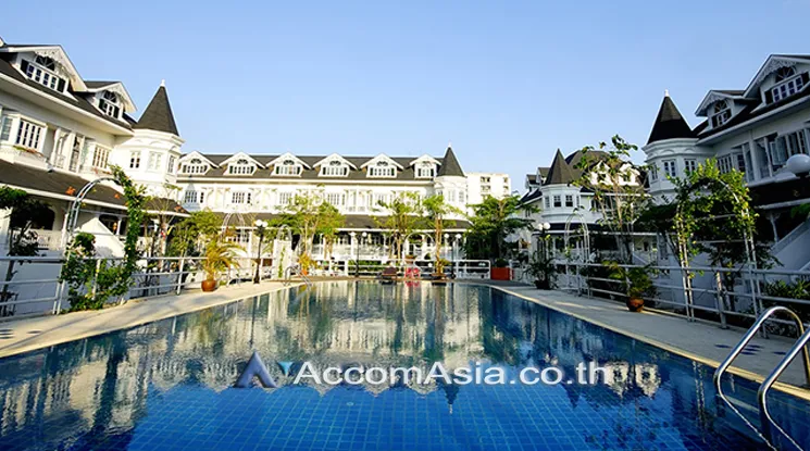  4 br Townhouse for rent and sale in Bang Na ,Bangkok BTS Bearing at Fantasia Villa 2 AA39256