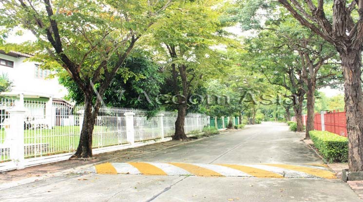  4 br House For Rent in Samutprakan ,Samutprakan BTS Bearing at Moo Baan Ladawan Srinakarin AA31019