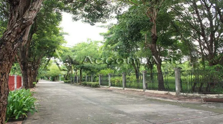  4 br House For Rent in Samutprakan ,Samutprakan BTS Bearing at Moo Baan Ladawan Srinakarin AA35308