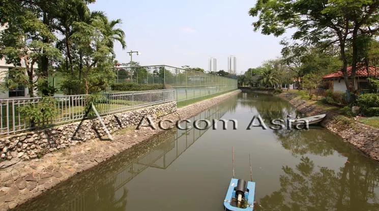  4 br House for rent and sale in Samutprakan ,Samutprakan BTS Bang Na at Lakeside Villa 1 AA43504