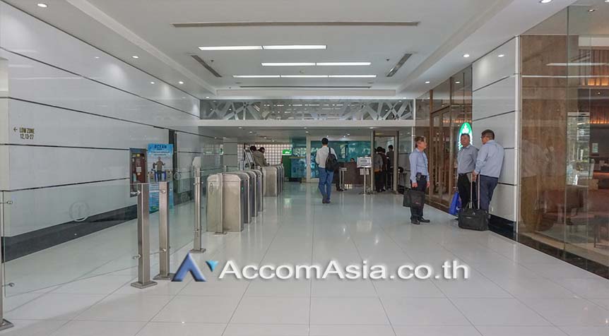  Office Space For Rent in Sukhumvit ,Bangkok BTS Asok - MRT Sukhumvit at Ocean Tower 2 AA38765