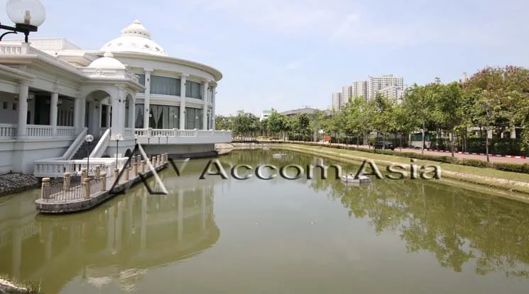  6 br House For Sale in Samutprakan ,Samutprakan  at Exclusive House in compound AA35908
