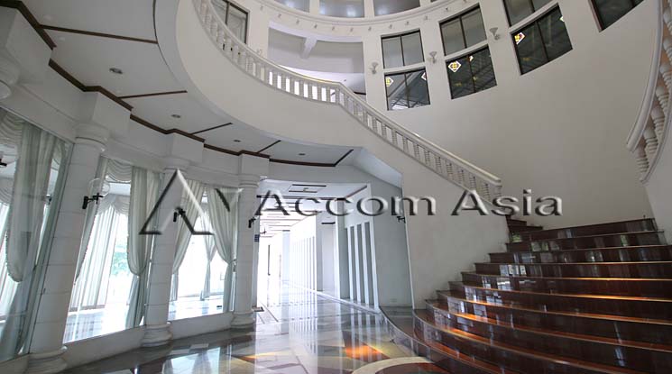  4 br House for rent and sale in Samutprakan ,Samutprakan  at Exclusive House in compound AA21153