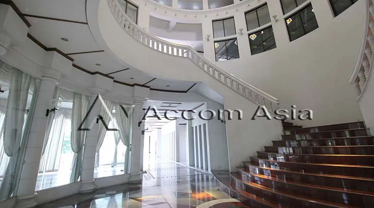  5 br House For Rent in Samutprakan ,Samutprakan  at Exclusive House in compound AA21159