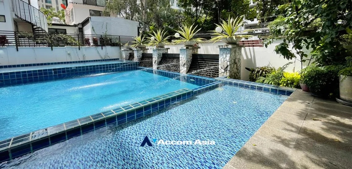  2 br Condominium For Rent in Sukhumvit ,Bangkok BTS Ekkamai at Baan Ananda 1516389