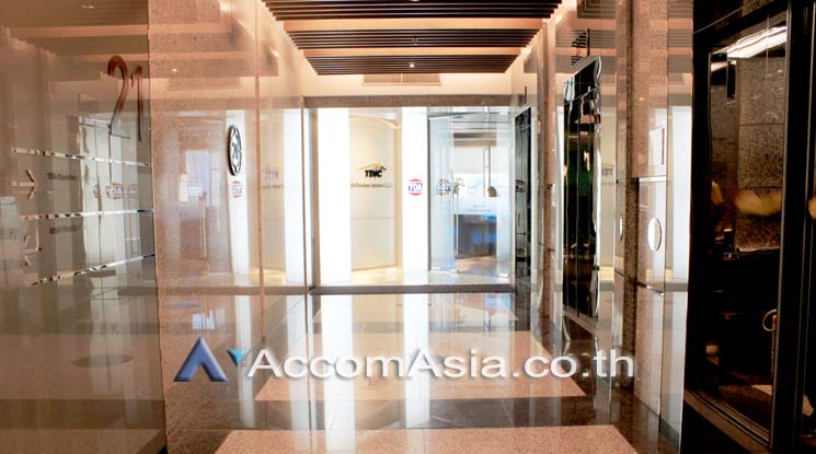  Office Space For Rent in Sukhumvit ,Bangkok BTS Phrom Phong at The Emporium Tower AA18518