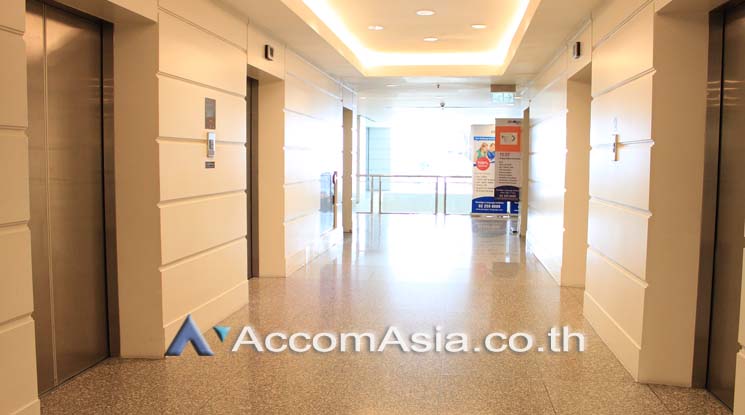  Office Space For Rent in Ploenchit ,Bangkok BTS Chitlom at Alma Link Building AA22351