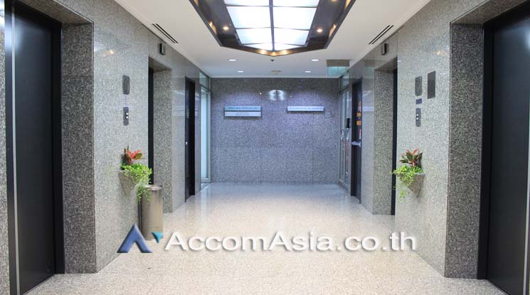  Office Space For Rent in Ploenchit ,Bangkok BTS Chitlom at Alma Link Building AA24253