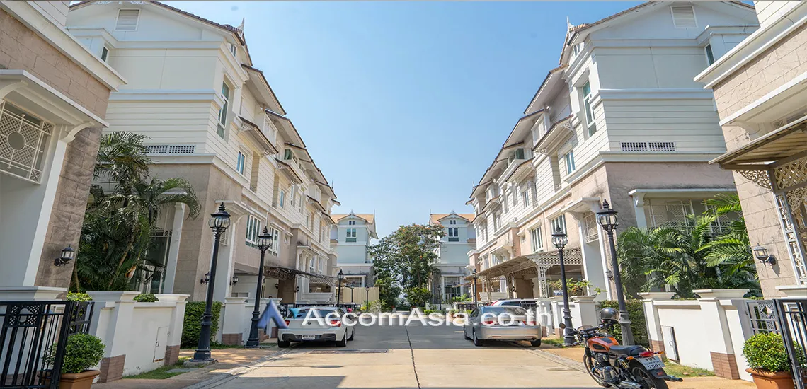  4 br Townhouse for rent and sale in Rama 3 ,Bangkok BTS Saphan Taksin at Set by the River AA33524