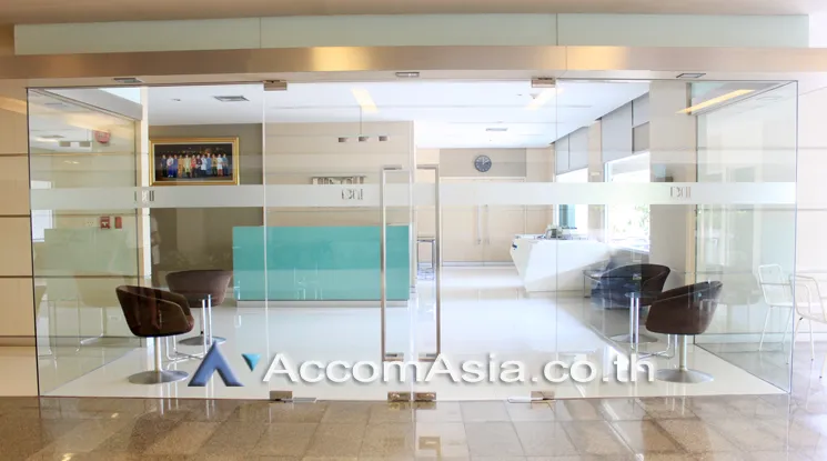  Office Space For Rent in Sukhumvit ,Bangkok BTS Phrom Phong at UBC II Building AA44486