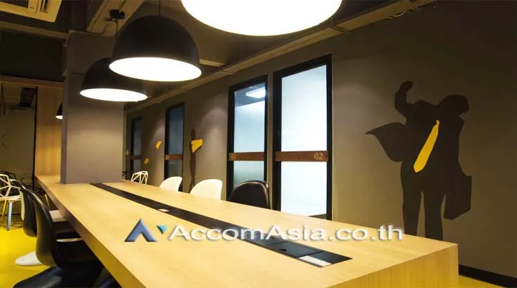  Office Space For Rent in Sukhumvit ,Bangkok BTS Asok - MRT Sukhumvit at Glowfish Service Offices AA19354
