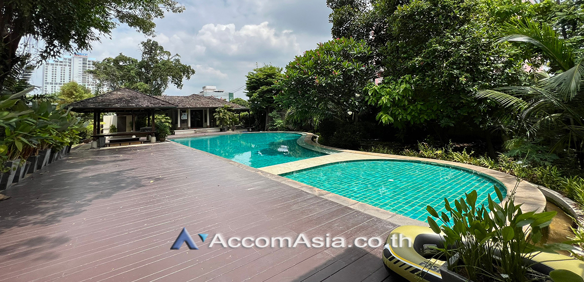  5 br House For Rent in New Phetchaburi ,Bangkok  at Thai Village AA31157